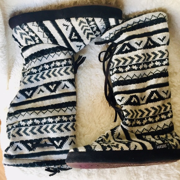 Muk Luks Boot Slippers - Picture 7 of 7